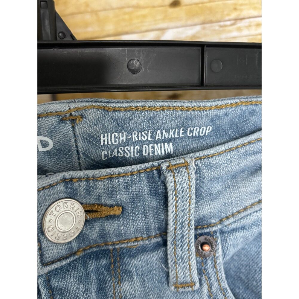 TORRID HIGH RISE CLASSIC CASUAL EVERYDAY WEAR DENIM ANKLE CROP SIZE 12 - Picture 5 of 5